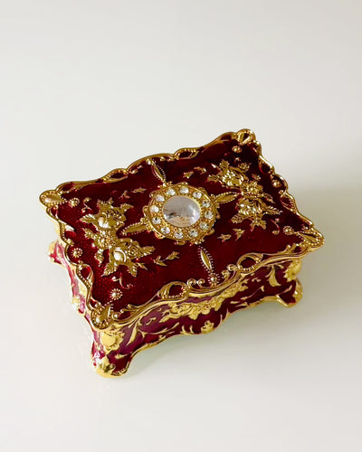 Vintage stílusú ékszerdoboz, szervező – Díszítő elemekkel ellátott fém kincsesláda