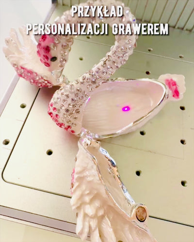 Elegáns "Hattyú Ékszere" Doboz - személyre szabható gravírozással