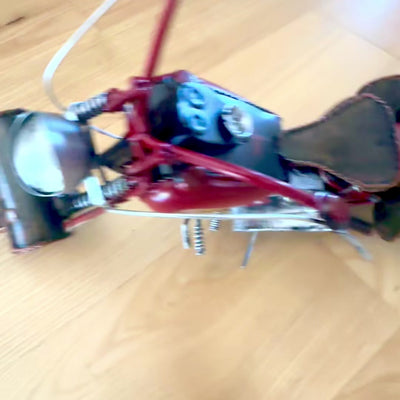 Nagy fém modell klasszikus chopper motorkerékpár piros színben, gravírozással személyre szabható