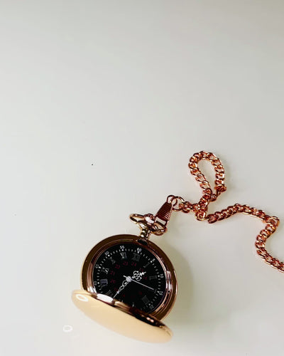 Klasszikus Stílusú Zsebóra – Rózsaarany, Vintage Elegancia