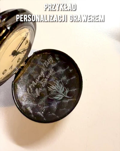 Gravírozható "Csillag Macska" Zsebóra, 2 választható színváltozat
