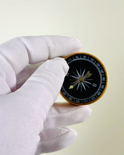 Kompakt Navigációs Iránytű Fém Kivitelben – Minden Utazó Elengedhetetlen Kelléke, gravírozással