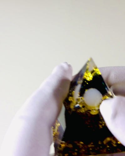 Orgonit Piramis Obszidiánnal – Csakra Energia Generátor, Reiki Meditációs Eszköz Természetes Kővel