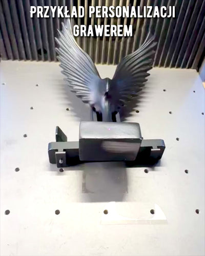 Elegáns Angyalszárny Szobor 15 cm magasság – "Szárnyas Őrzők", gravírozással személyre szabható ajándék, testreszabás, 2 színváltozat