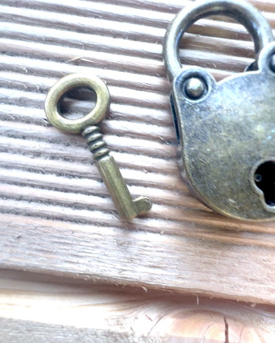 Miniatűr Szerelemlakatok - 2 Gravírozott Retro Lakat Készlet, személyre szabás ajándékba