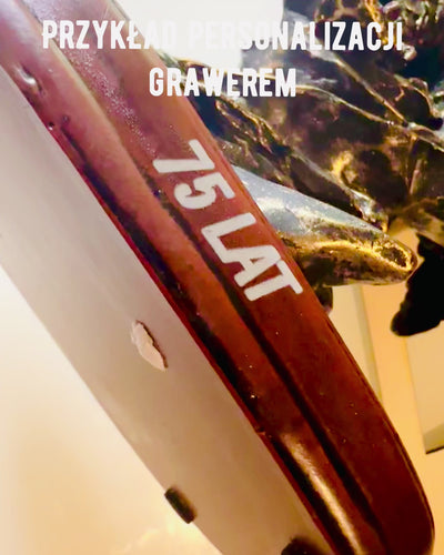 Dekoratív Szobor "Repülő Sas" – Az Erő és Szabadság Fenséges Szimbóluma