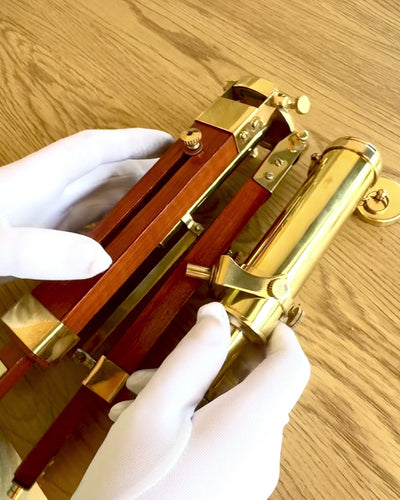 Luneta Celestial na Drewnianym Stojaku 41 cm, możliwość personalizacji grawerem na prezent