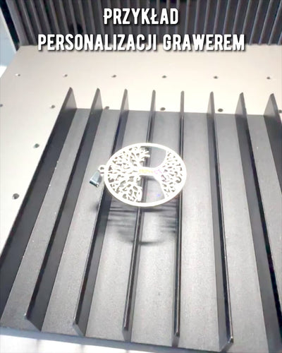 "Életfa" Nyaklánc Rozsdamentes Acélból - személyre szabható gravírozással, 2 színváltozatban