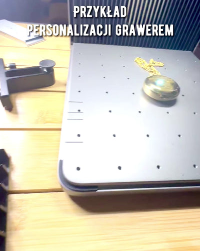 Arany színű Kompasz Kaland – Elegáns Felfedező Navigátor