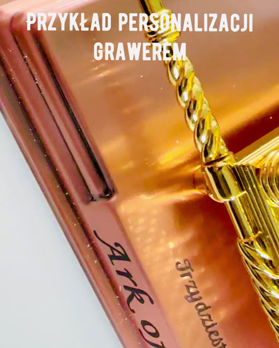 Pozlatozott Frigyláda Replika – Dekoratív Réz Arka Szobor XL Méretben 28x15.6x20 cm