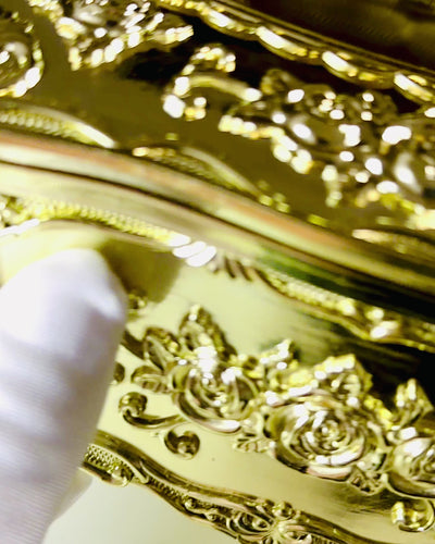 Elegáns Dombornyomott Virágos Zsebkendőtartó Doboz - Szalvétatartó