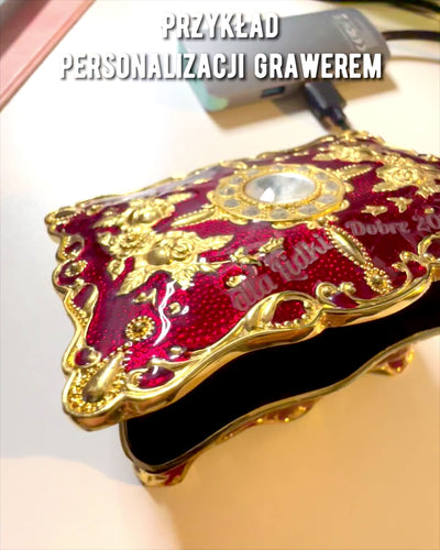 Vintage stílusú ékszerdoboz, szervező – Díszítő elemekkel ellátott fém kincsesláda