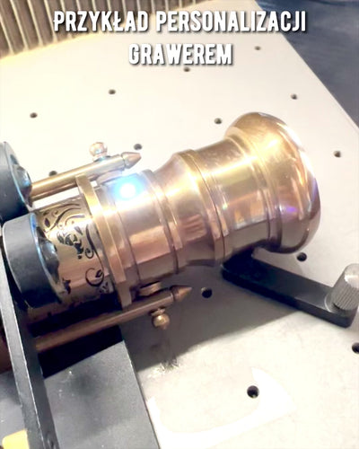 Navigátorbot 2.0 iránytűvel és rejtett távcsővel, személyre szabható gravírozással ajándékba