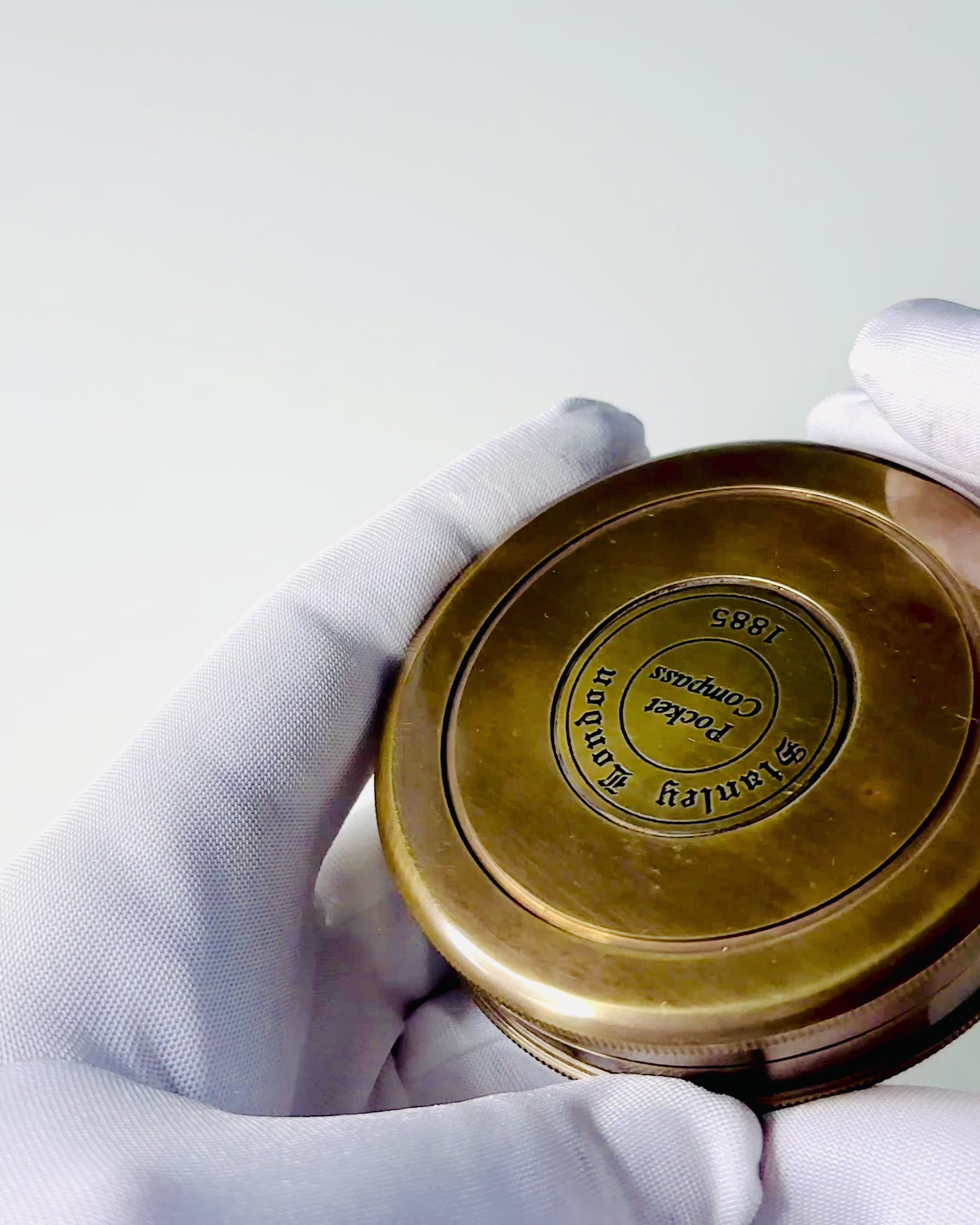 "Stanley Marine London" hajózási iránytű személyre szabási lehetőséggel, 2 választható változatban