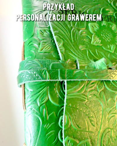"Elegancia Természet" Prémium Bőr Jegyzetfüzet - 200 oldal, 120g, jegyzetfüzet, vázlatfüzet, 2 választható szín, személyre szabás gravírozással