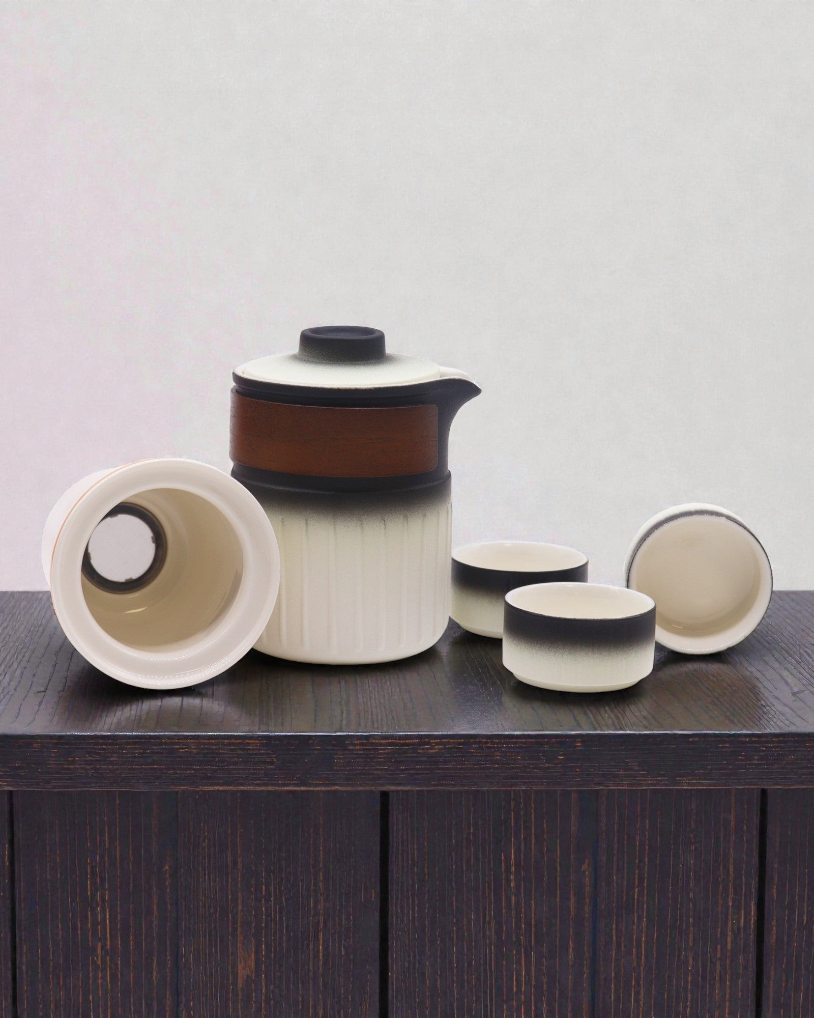 Három barát utazása – Turisztikai kerámia készlet teáskannával és 3 csészével