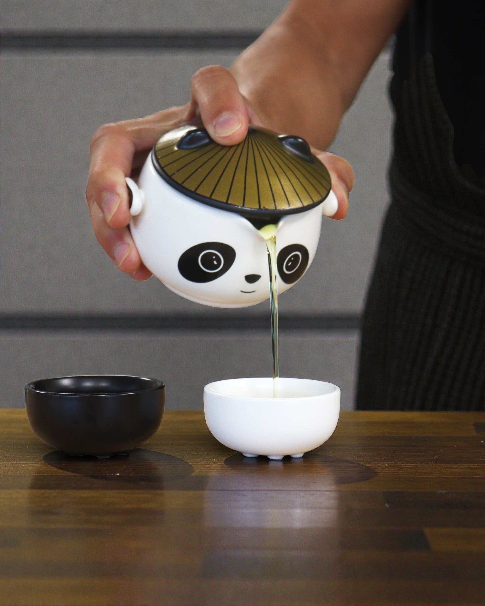 Panda – Turisztikai teáskészlet fedővel és 2 csészével