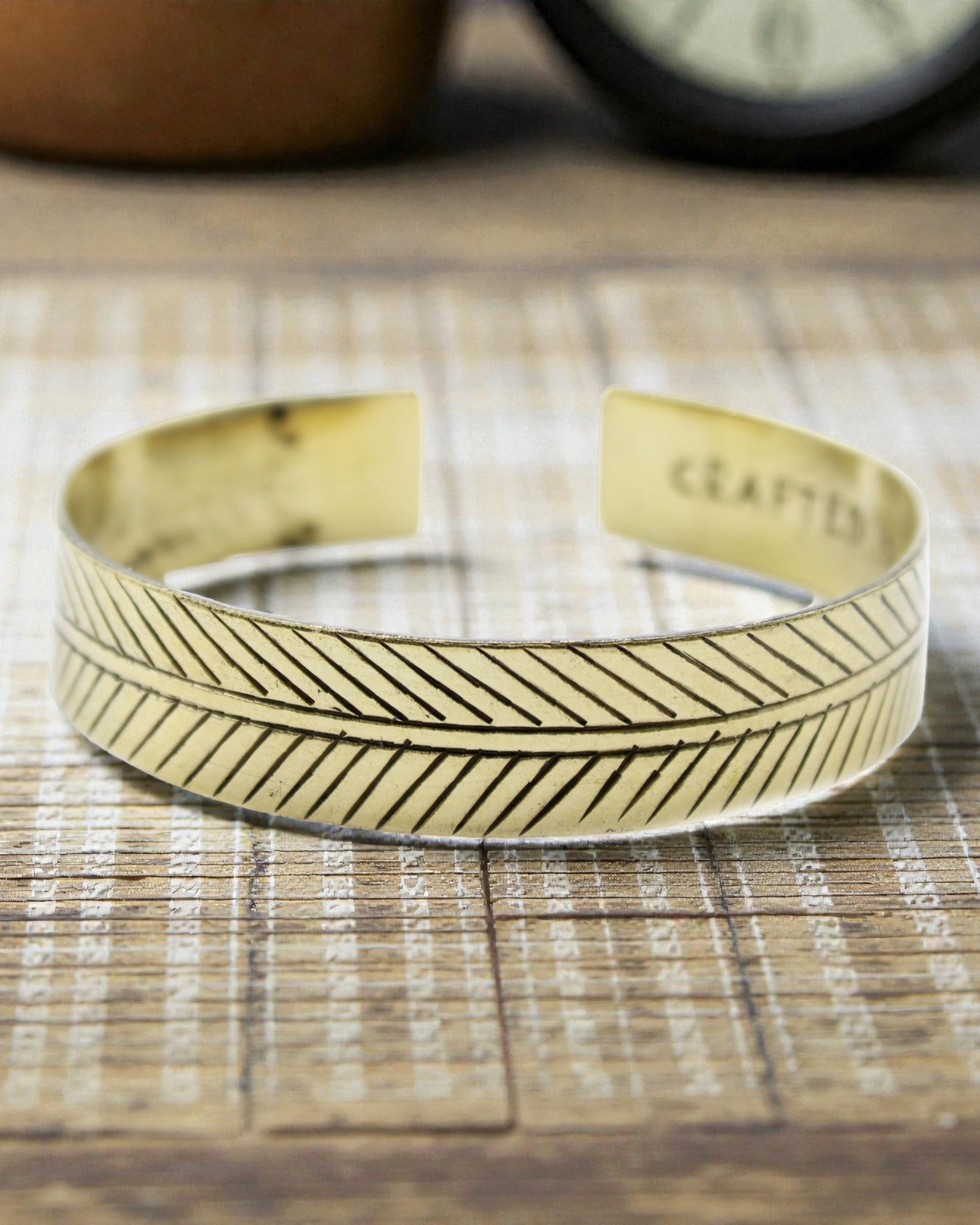 Tibeti arany levél sárgaréz karkötő – Széles tribal