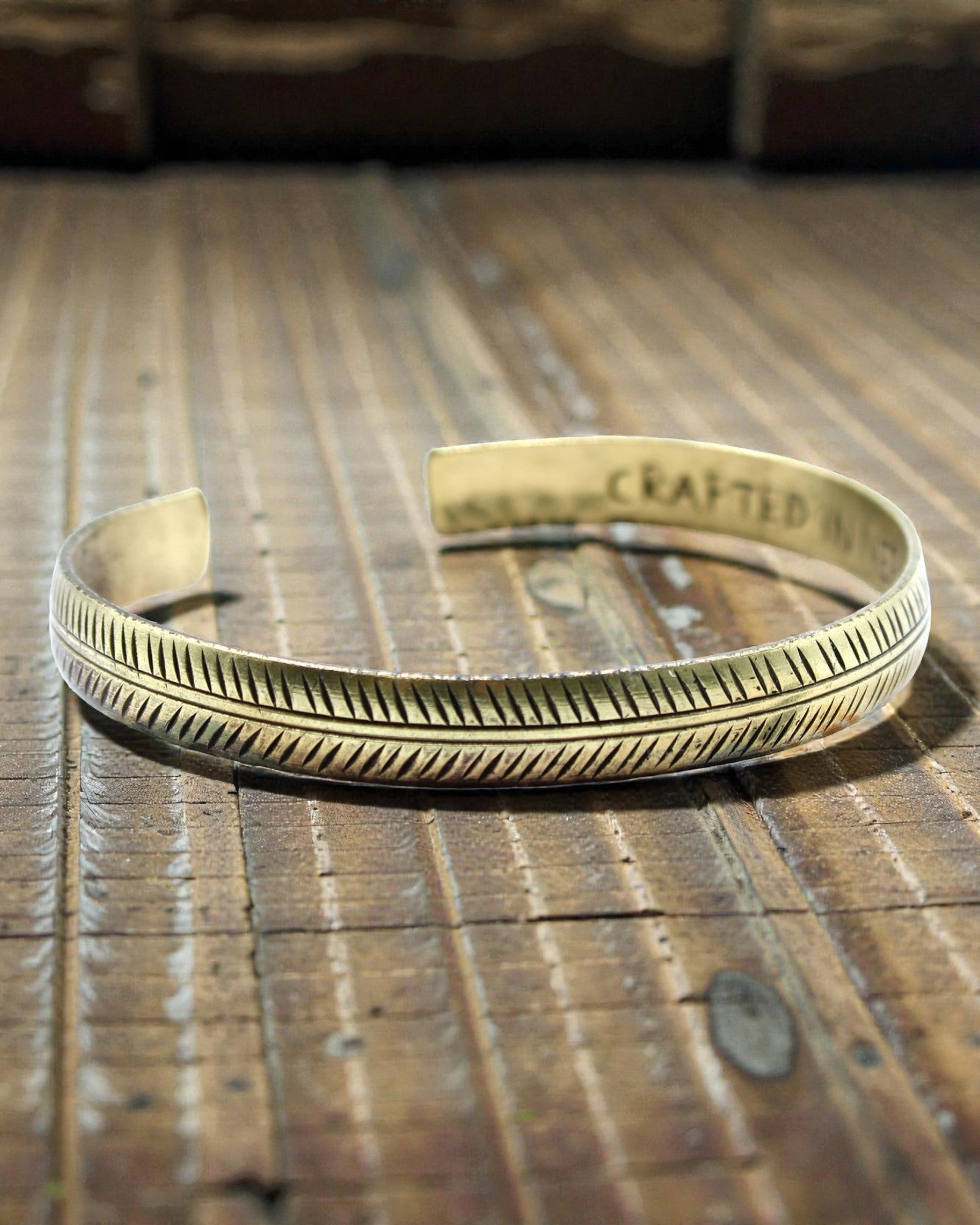 Tibeti finom természet sárgaréz karkötő – Keskeny levél