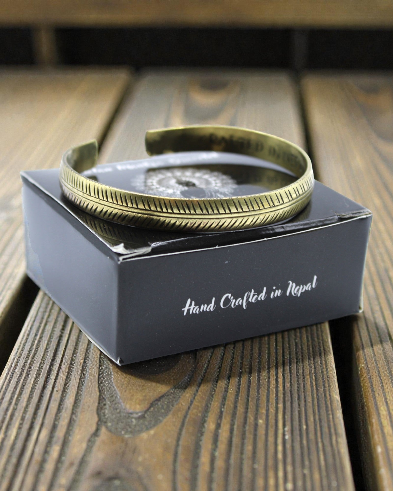 Tibeti finom természet sárgaréz karkötő – Keskeny levél